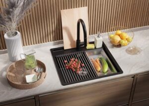 Lavello angolare nero 56x53cm con lavandino, sifone e tagliere da cucina.