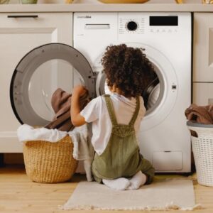 "Lavatrice da 9 kg inverter con carico frontale e controllo digitale, modalità eco e kidlock"